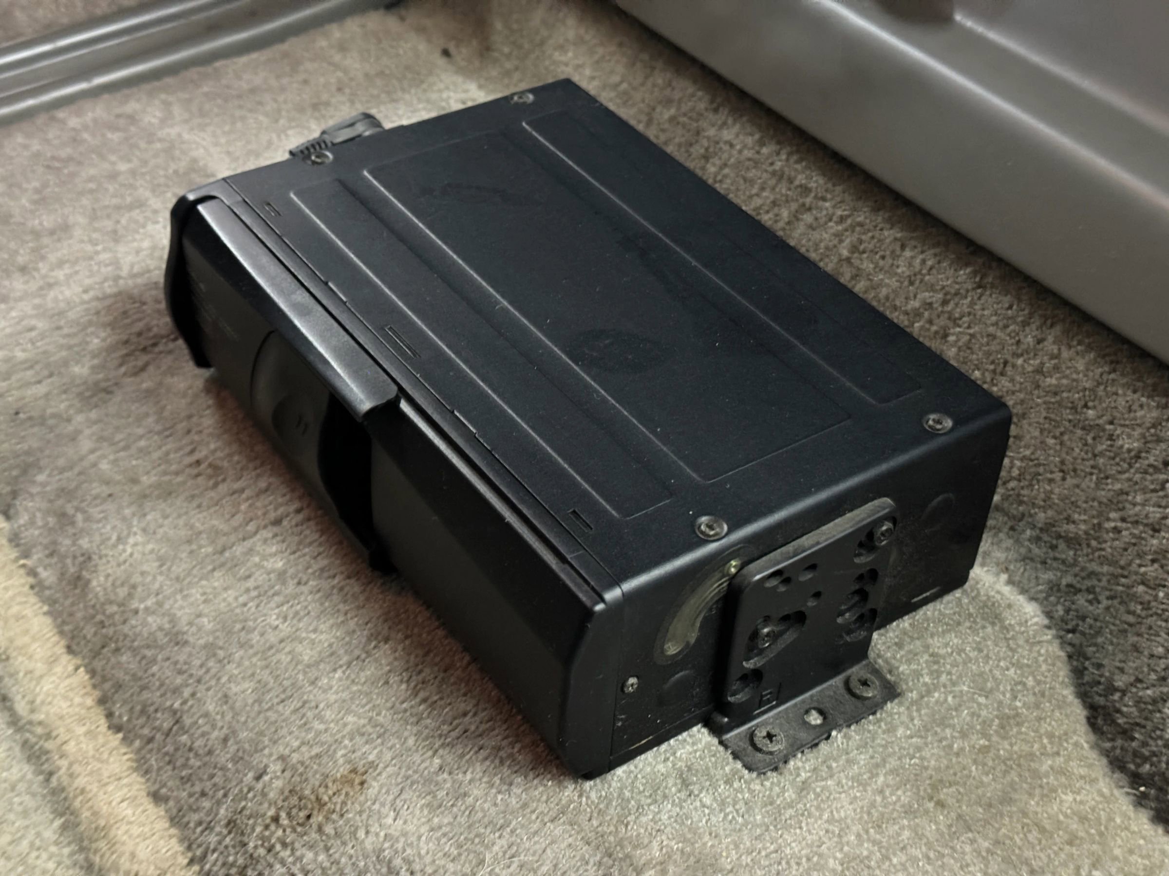 Used 2000 Chevrolet Tahoe Z71 w/ Comfort & Security Pkg AWD/4WD image 42