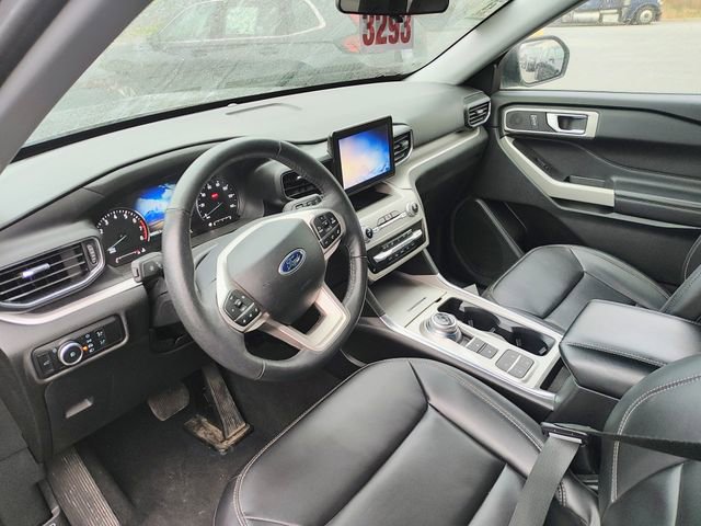 Used 2024 Ford Explorer XLT w/ Equipment Group 202A image 5