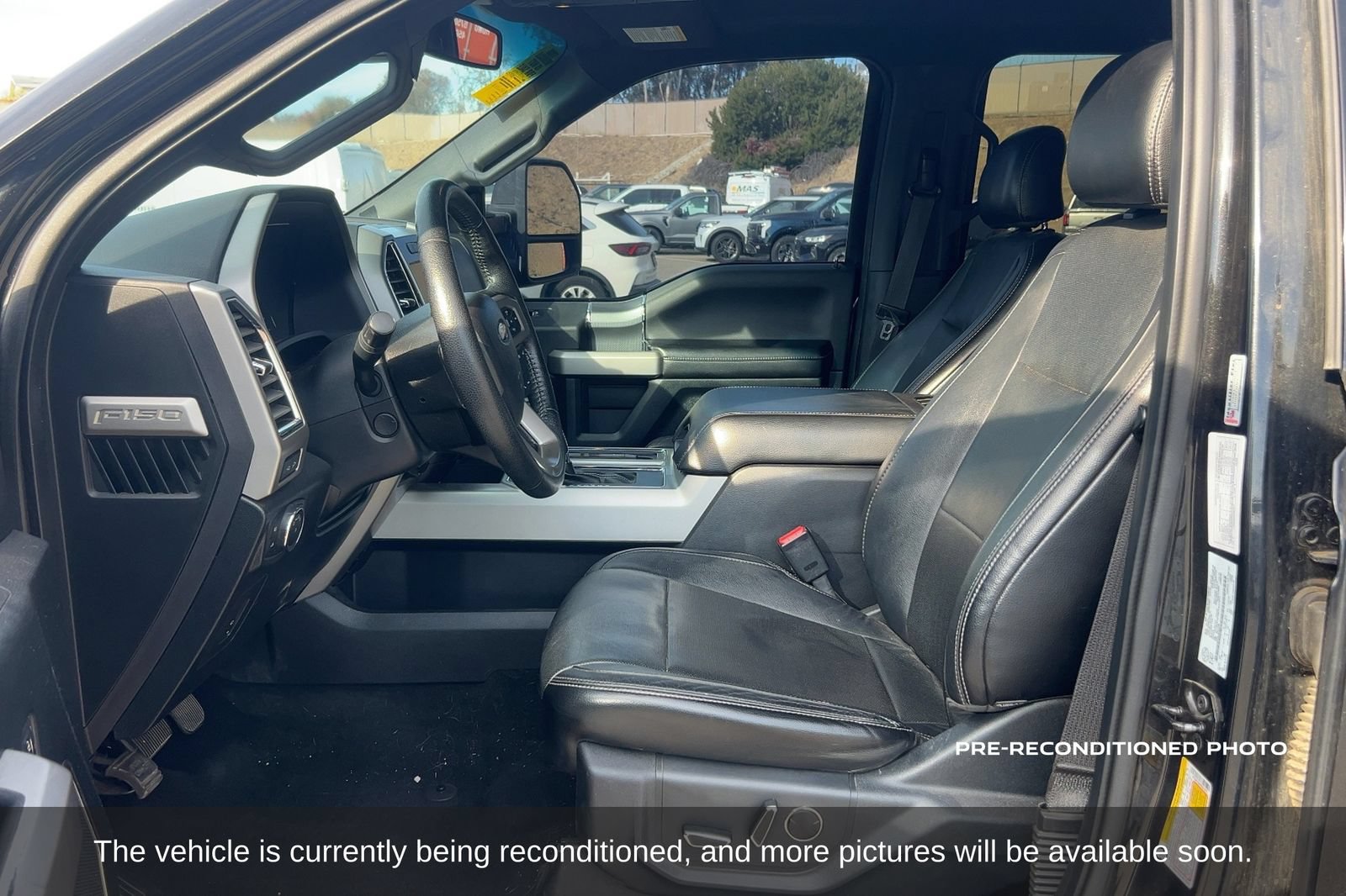 Used 2015 Ford F150 Lariat w/ Equipment Group 502A Luxury AWD/4WD image 11