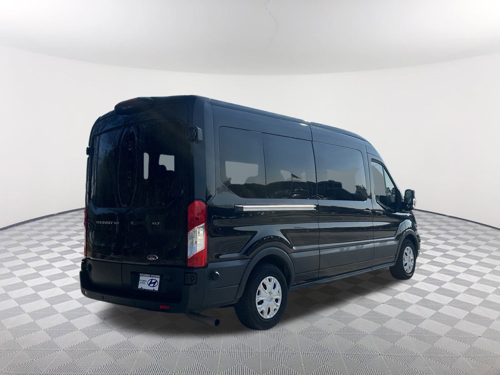 Used 2024 Ford Transit 350 XLT image 7