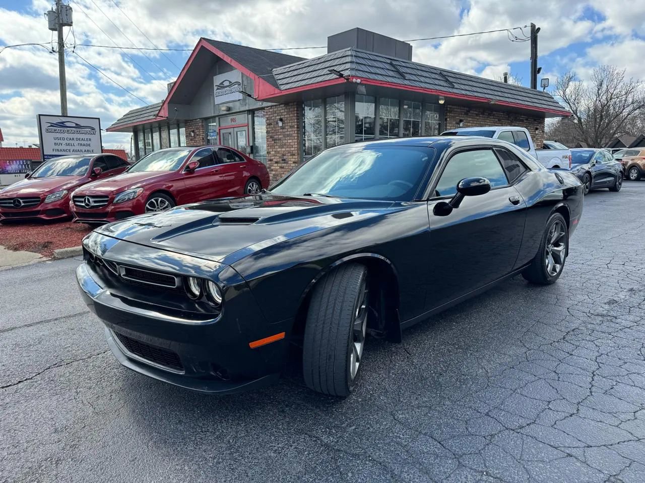 Used 2016 Dodge Challenger SXT RWD image 3