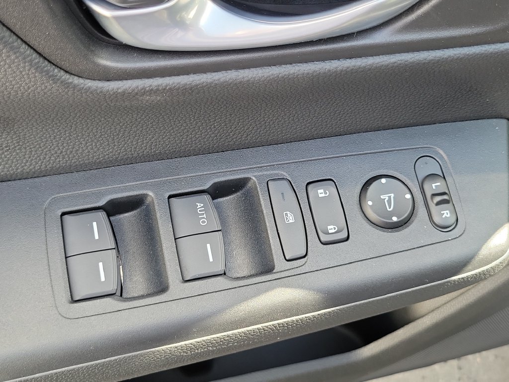 Certified 2025 Honda CR-V LX image 21
