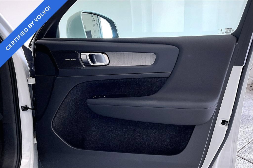 Used 2023 Volvo XC40 B5 Plus w/ Protection Package Premier AWD/4WD image 21