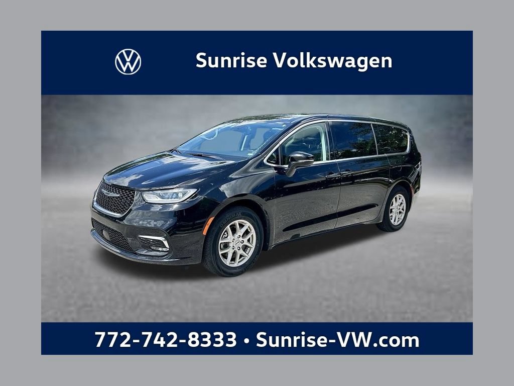 Used 2024 Chrysler Pacifica Touring-L