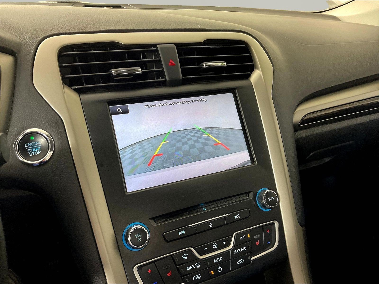 Used 2016 Ford Fusion SE w/ Equipment Group 202A FWD image 14