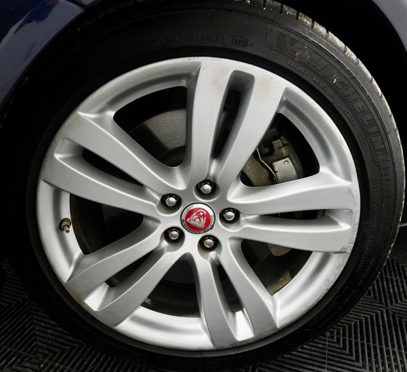 Used 2016 Jaguar XJ L Portfolio image 3
