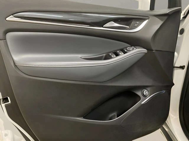 Used 2020 Buick Enclave Essence FWD image 17