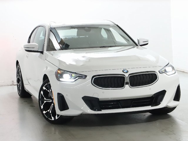 Used 2025 BMW 230i xDrive Coupe w/ Convenience Package AWD/4WD image 2