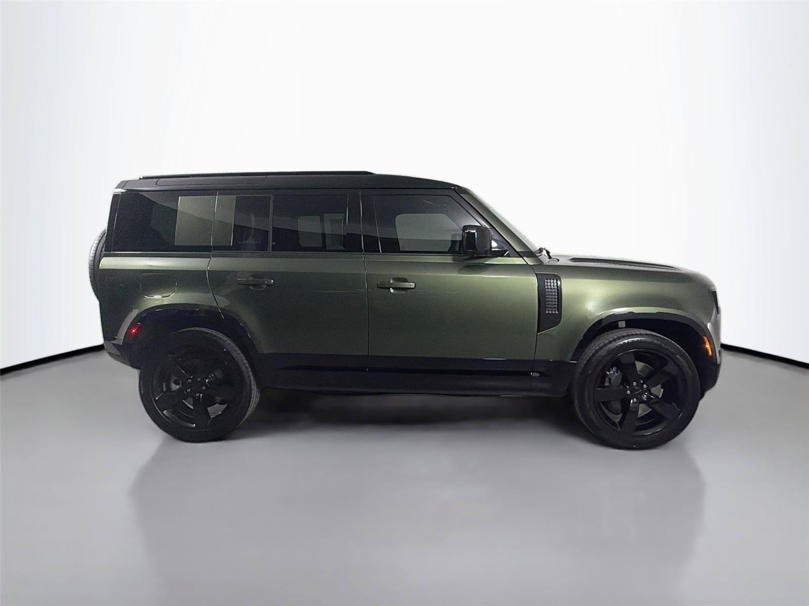 New 2026 Land Rover Defender 110 X-Dynamic SE AWD/4WD image 4