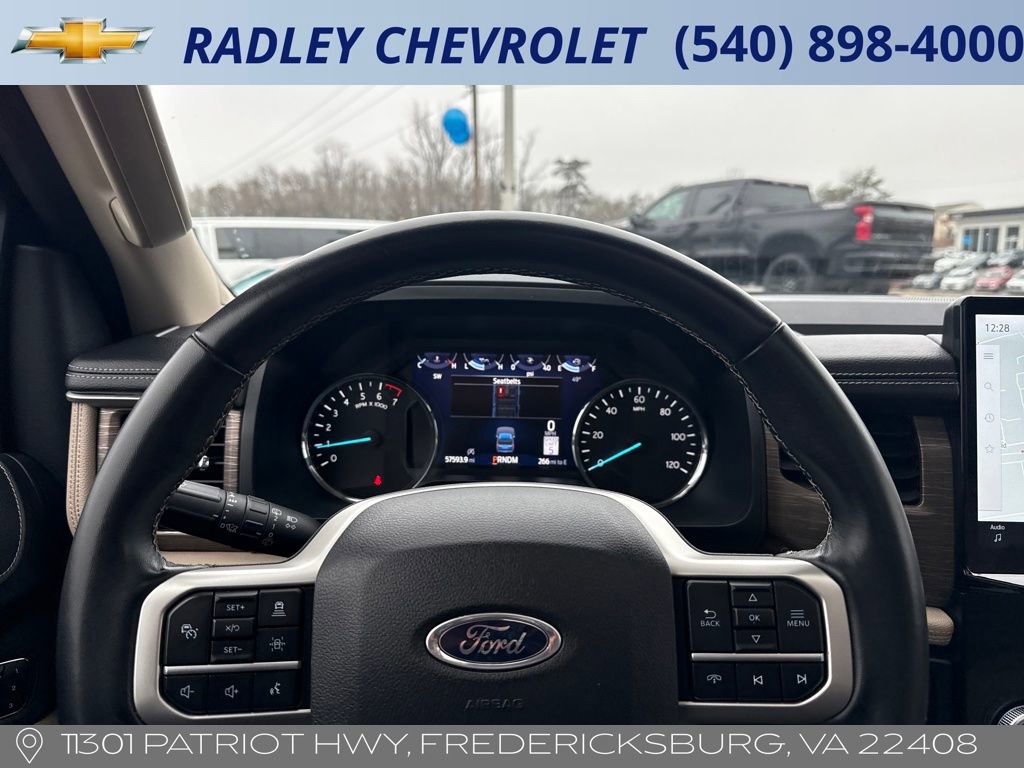 Used 2024 Ford Expedition Limited image 6