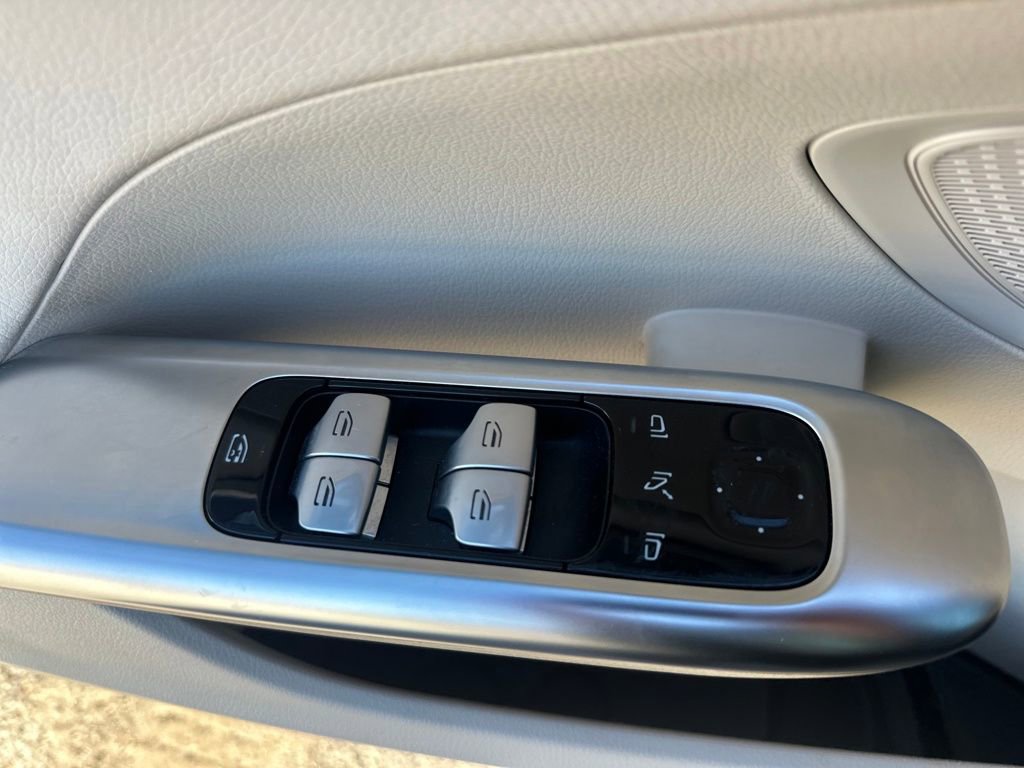 Used 2023 Mercedes-Benz C 300 C 300 image 13