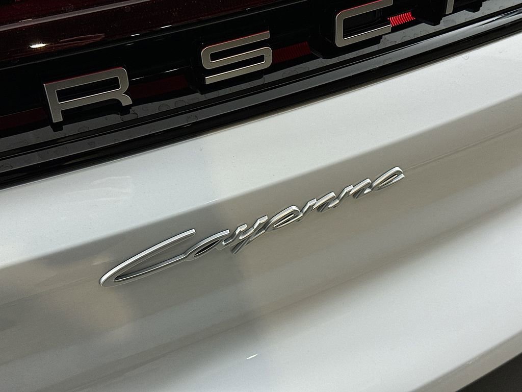 Used 2026 Porsche Cayenne Coupe image 34