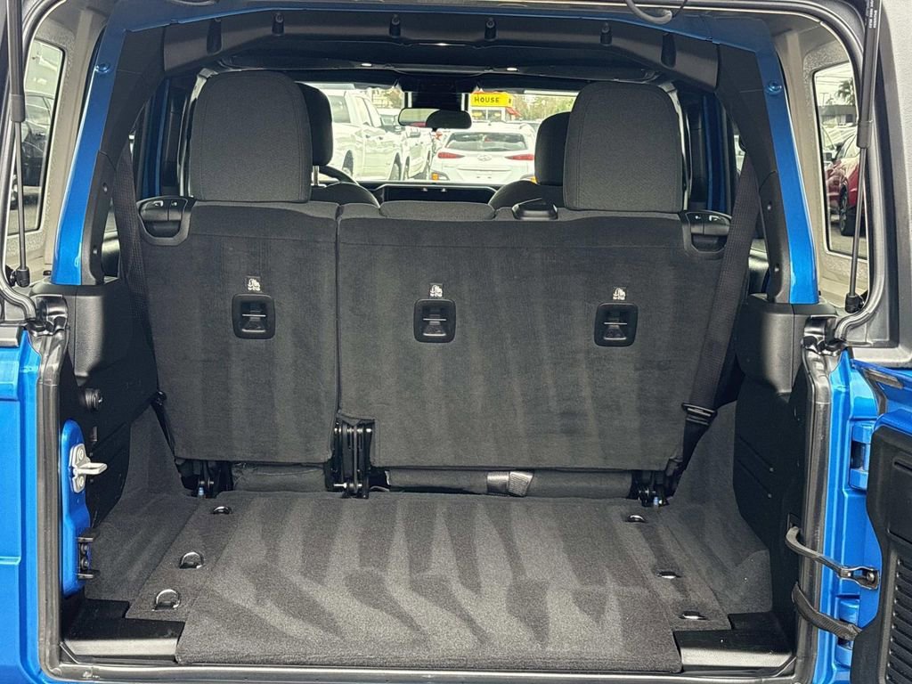 Used 2025 Jeep Wrangler Unlimited Rubicon image 7