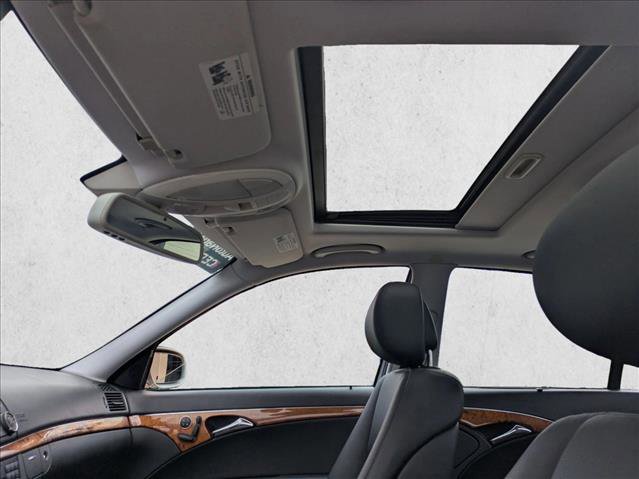 Used 2009 Mercedes-Benz E 350 Sedan image 17