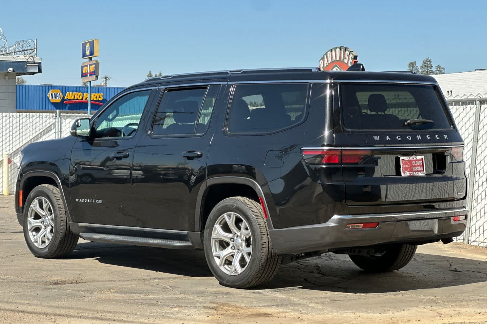 Used 2022 Jeep Wagoneer Series II RWD image 7