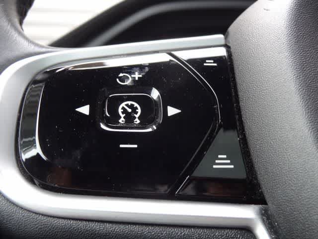 Used 2019 Volvo XC60 T6 Inscription w/ Protection Package AWD/4WD image 25