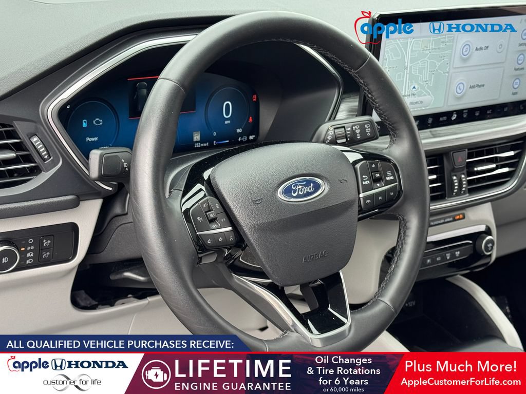 Used 2023 Ford Escape Platinum w/ Premium Technology Package AWD/4WD image 10