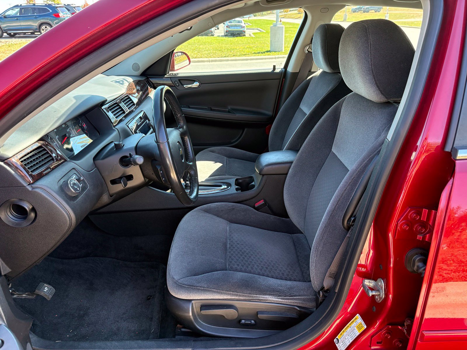 Used 2014 Chevrolet Impala LT w/ LT Sunroof Package FWD image 25