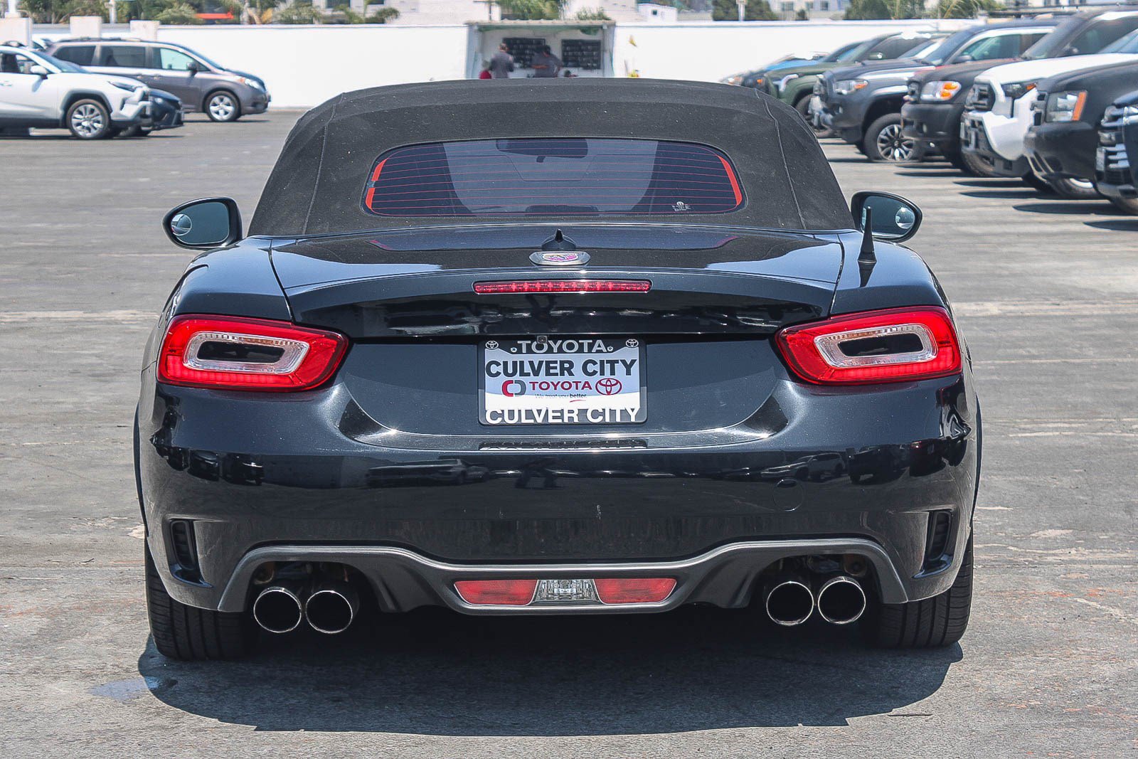 Used 2018 FIAT 124 Spider Abarth RWD image 8