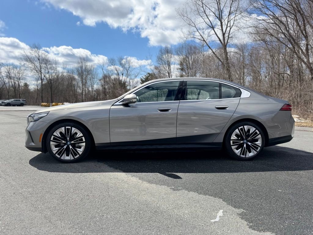 Certified 2025 BMW i5 xDrive40 w/ Premium Package image 3