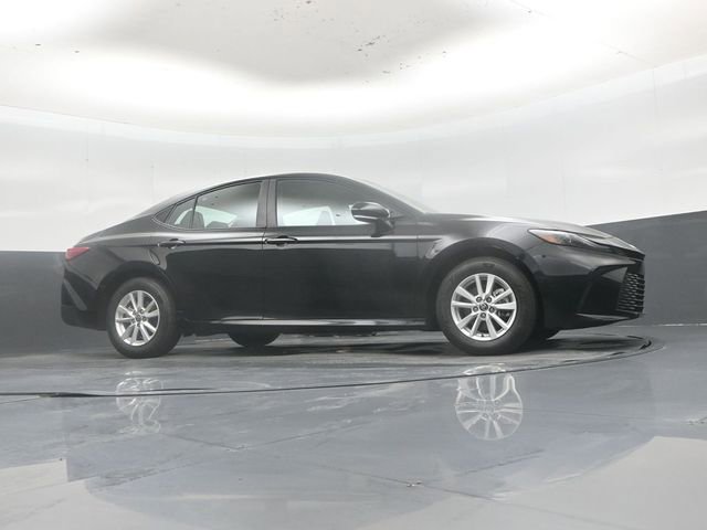 Used 2025 Toyota Camry LE FWD image 38