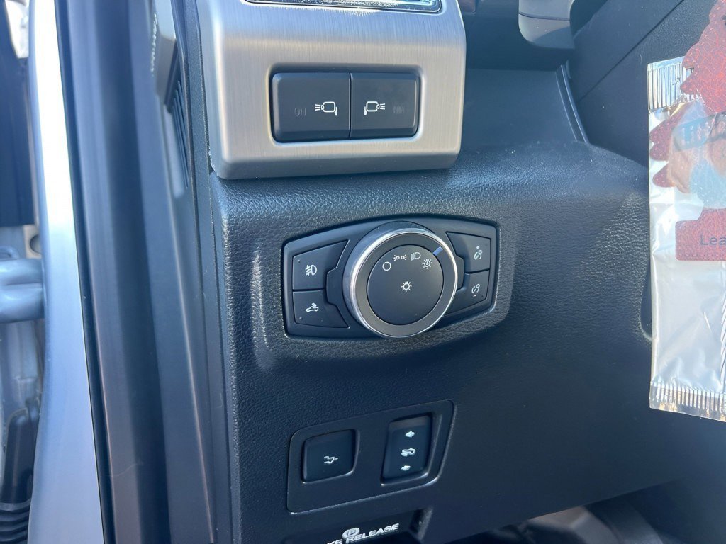 Used 2017 Ford F350 Platinum w/ Platinum Ultimate Package AWD/4WD image 21