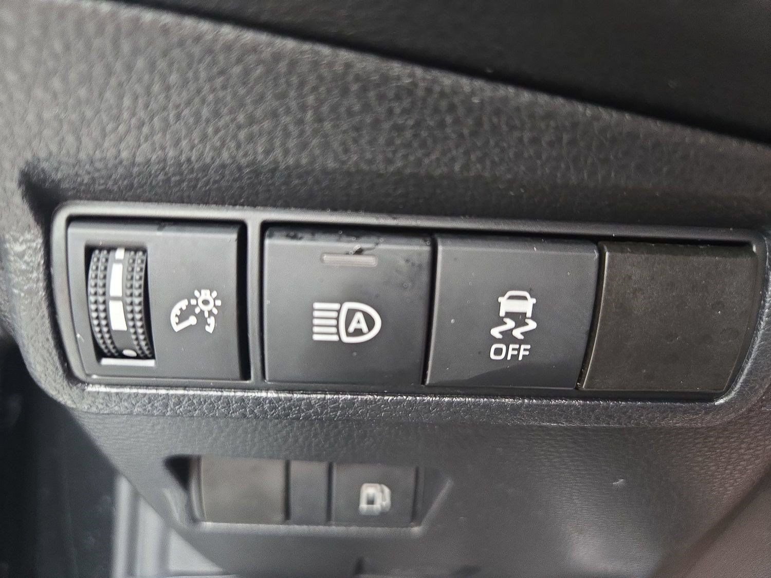 Used 2025 Toyota Corolla Cross AWD Hybrid image 24
