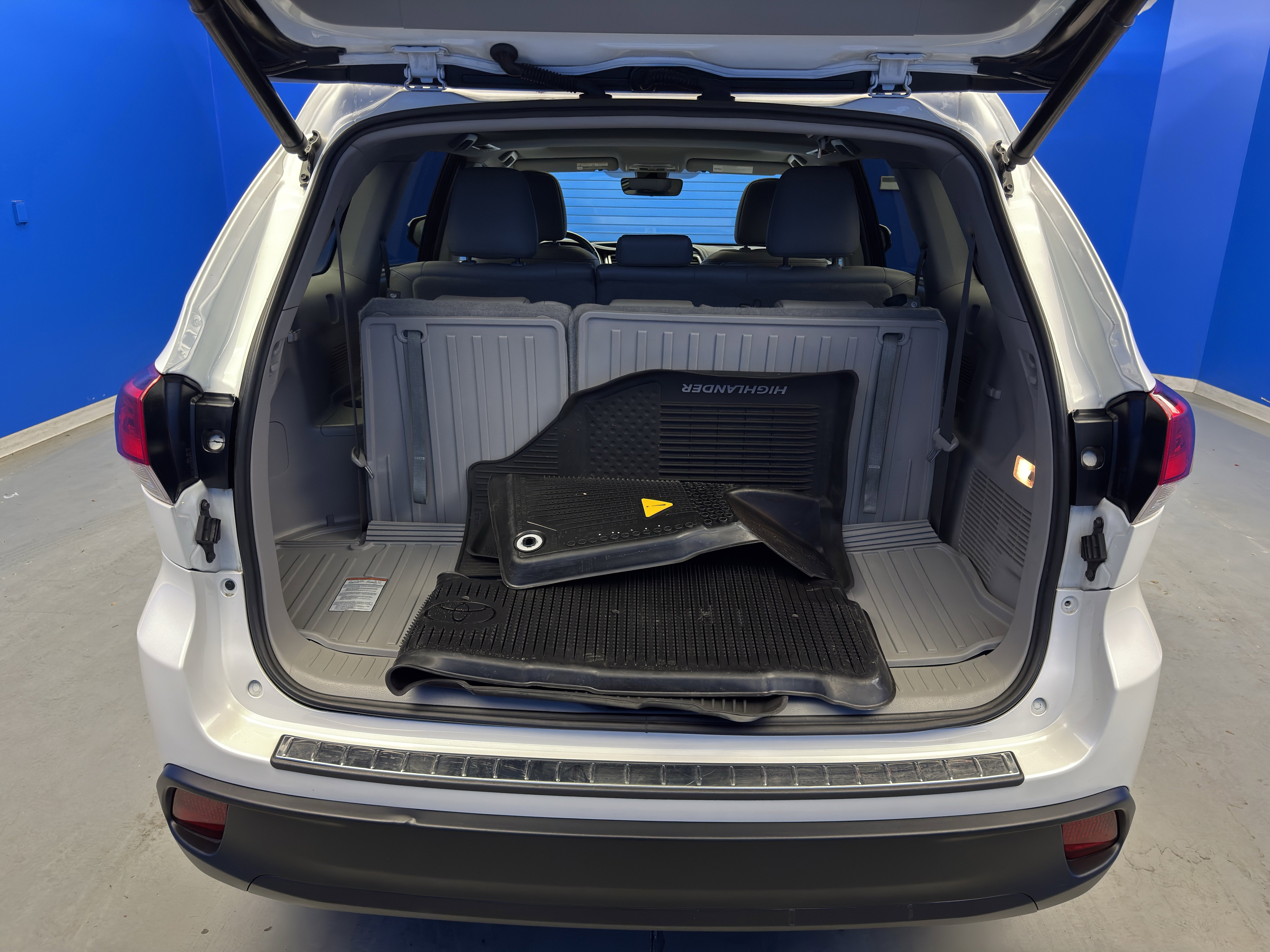 Used 2019 Toyota Highlander XLE image 30