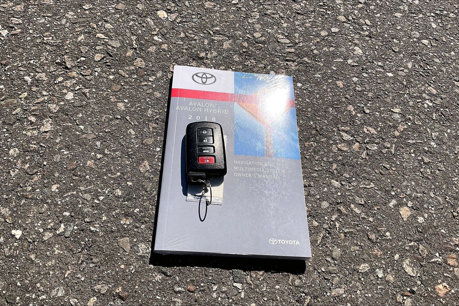 Used 2018 Toyota Avalon Limited w/ All Weather Liner Package FWD image 10