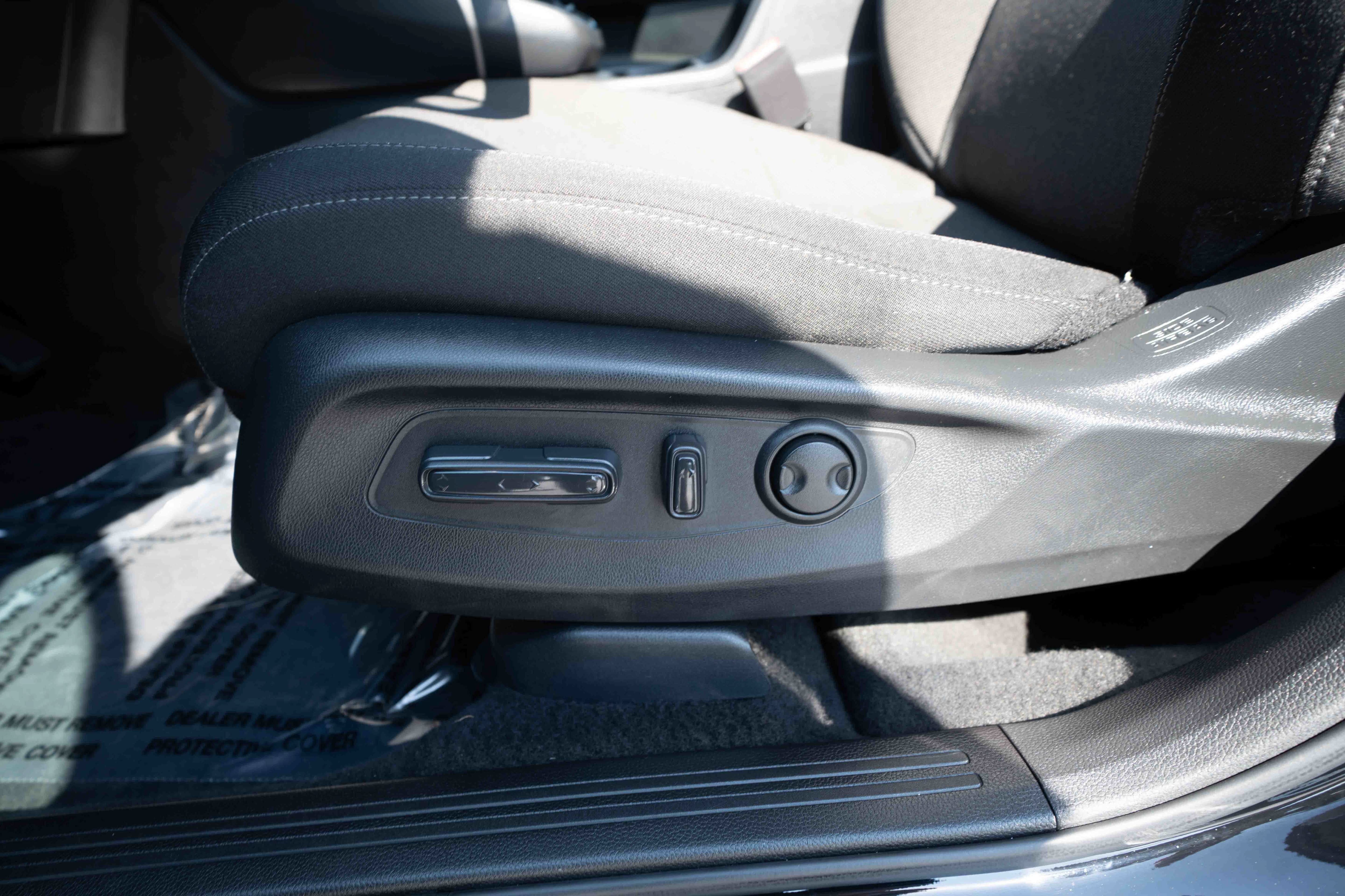 Used 2025 Honda CR-V EX image 12