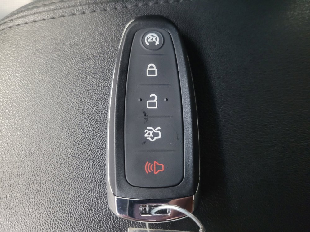 Used 2019 Ford Taurus Limited image 32