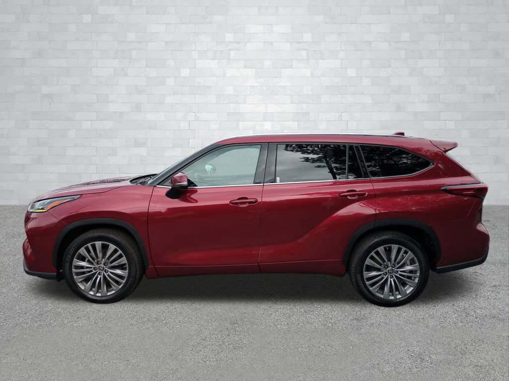 Used 2021 Toyota Highlander Platinum FWD image 9