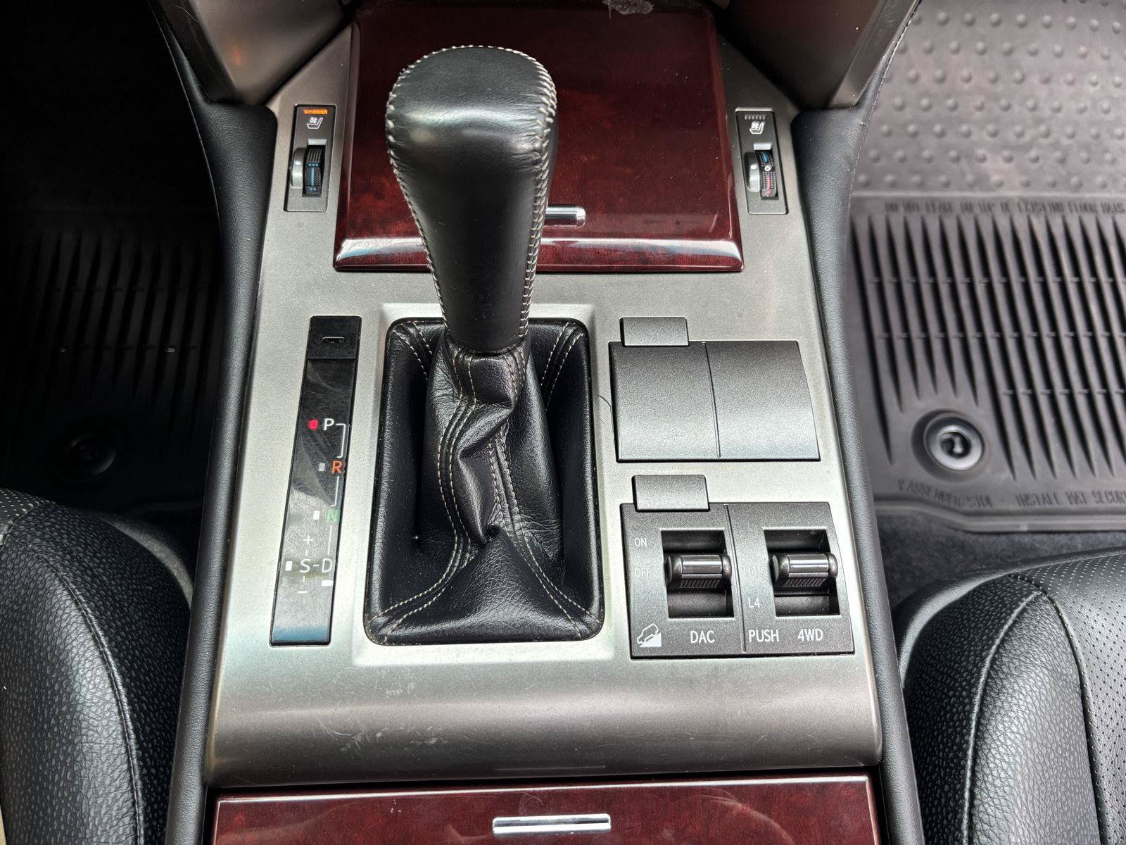 Used 2016 Lexus GX 460 w/ Premium Package AWD/4WD image 18
