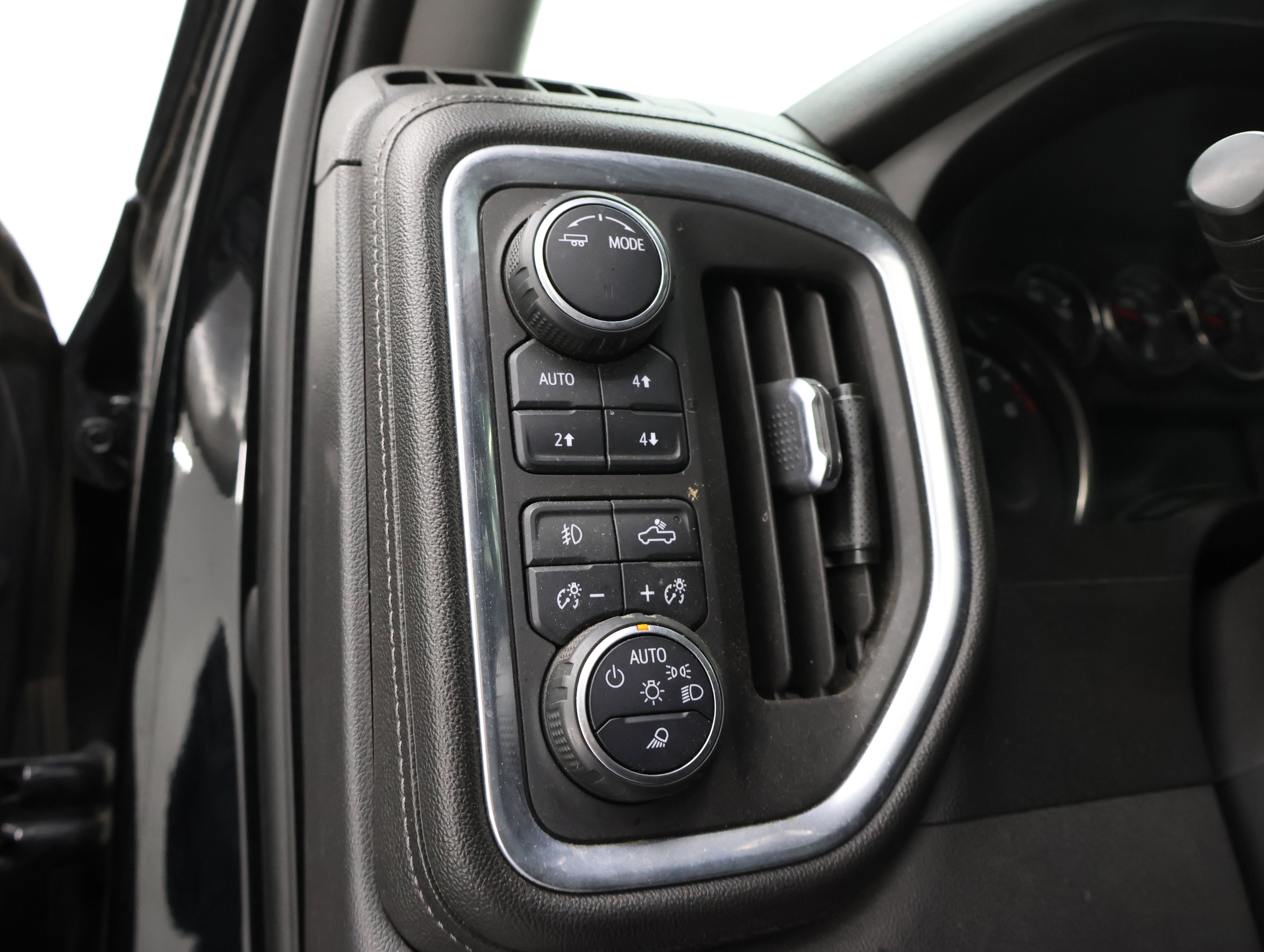 Used 2021 Chevrolet Silverado 1500 LT Trail Boss w/ Convenience Package II image 40