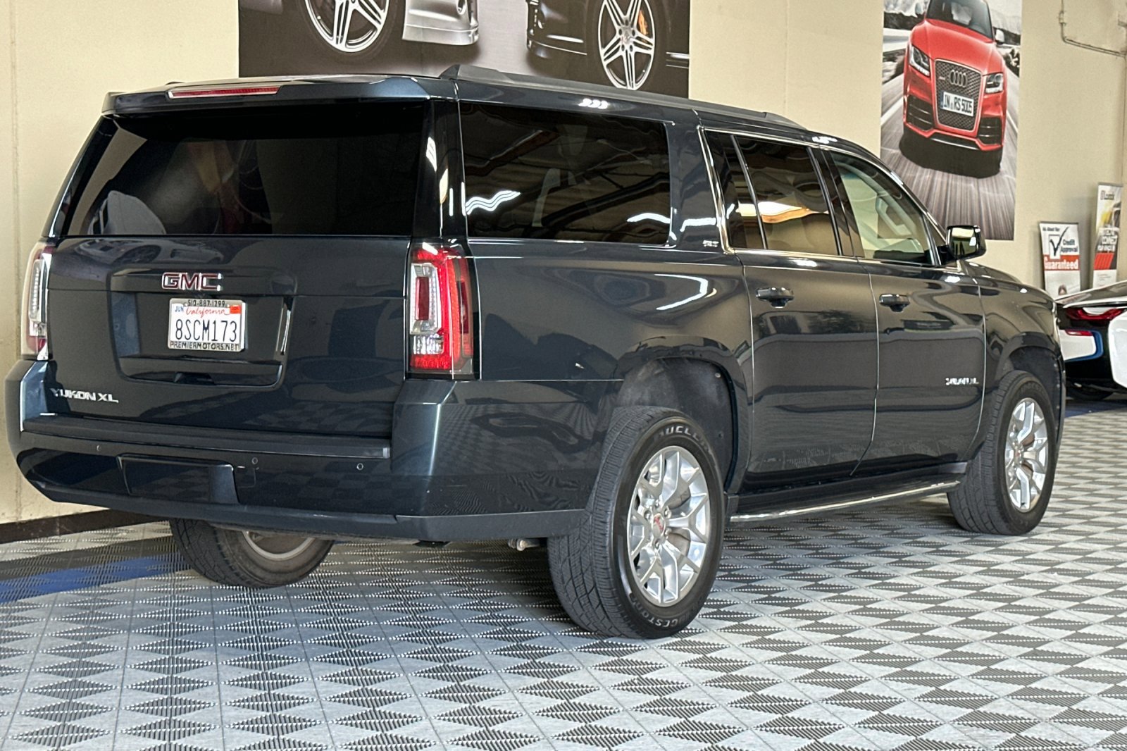 Used 2020 GMC Yukon XL SLT w/ Value Plus Edition image 4