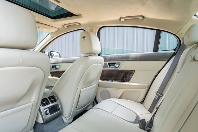 Used 2012 Jaguar XF Portfolio image 36