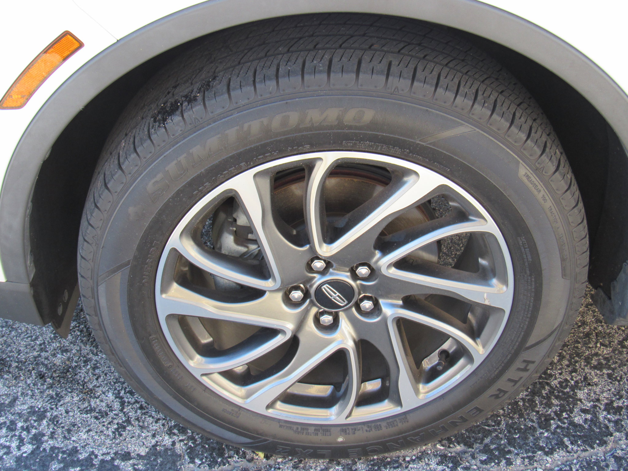 Certified 2020 Lincoln Corsair FWD w/ Equipment Group 101A image 9