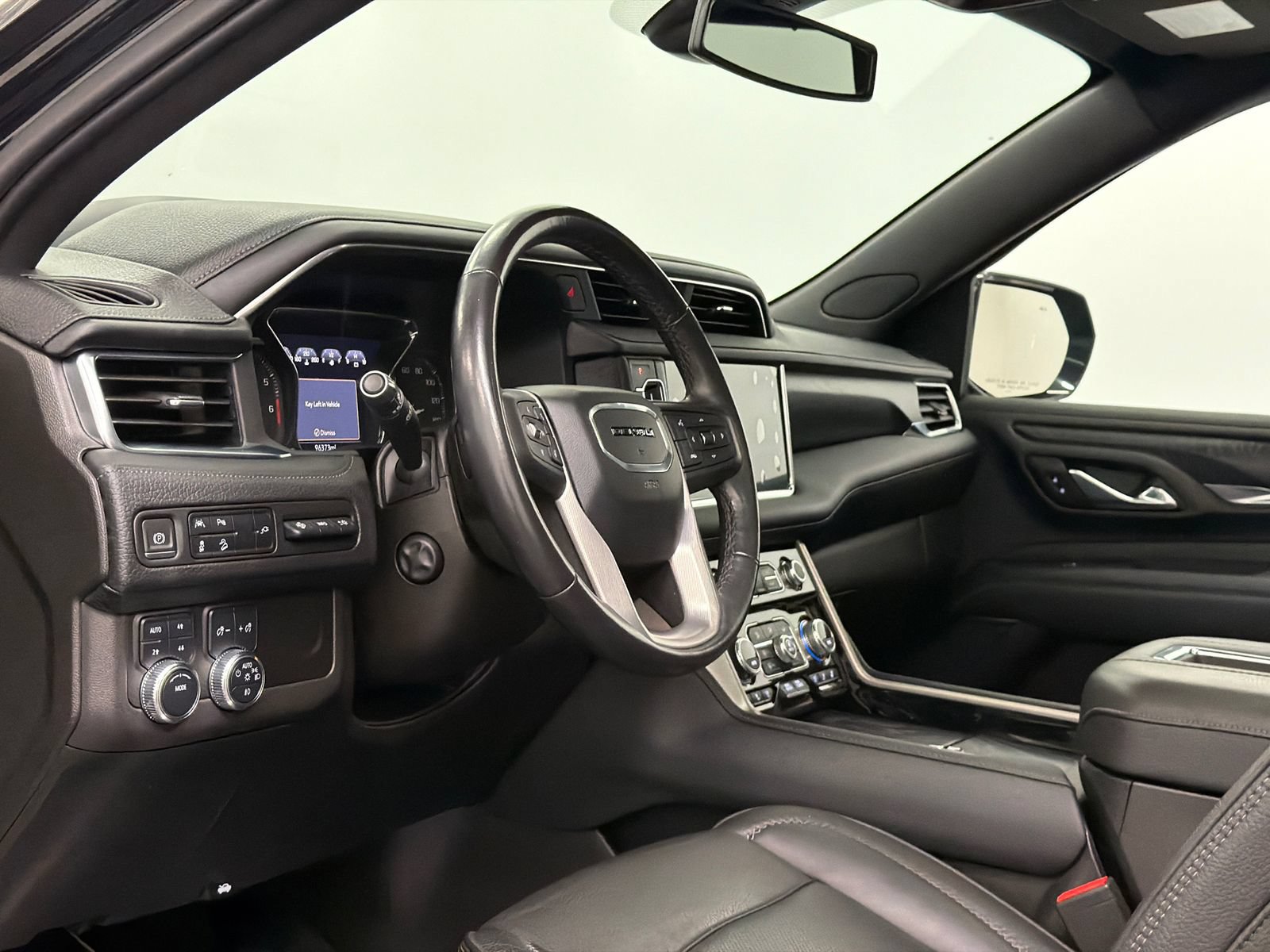 Used 2021 GMC Yukon XL Denali AWD/4WD image 20