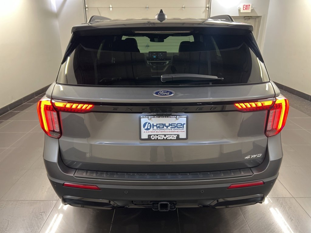 New 2026 Ford Explorer ST-Line w/ ST-Line Street Pack image 5