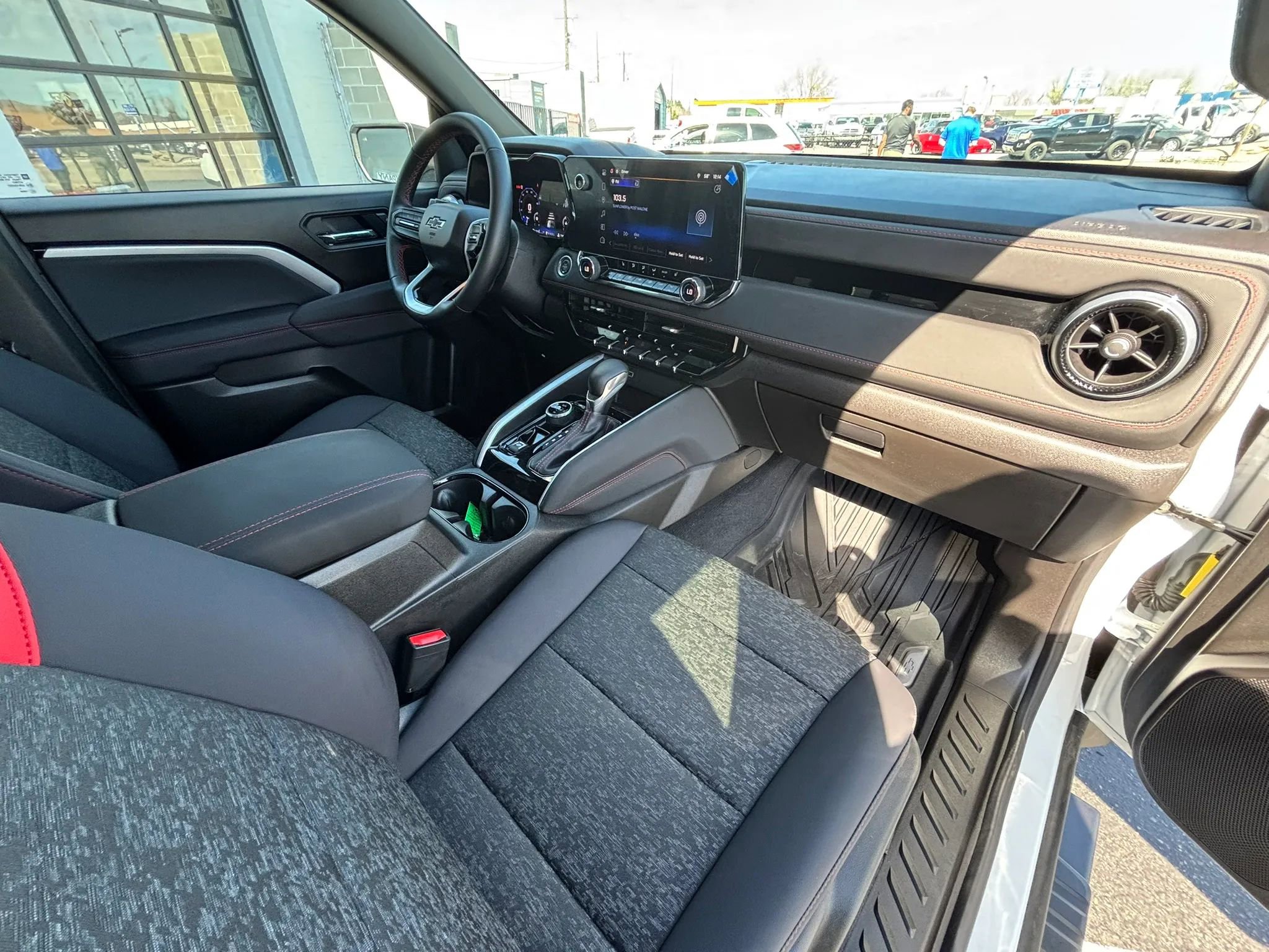 Used 2025 Chevrolet Colorado Z71 image 12