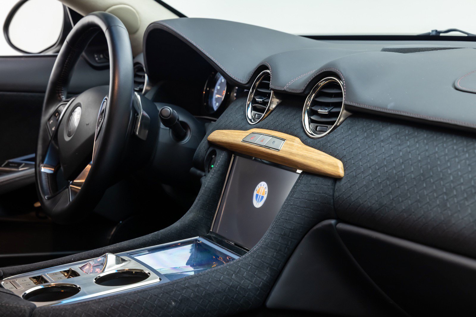 Used 2012 Fisker Karma EcoSport RWD image 25