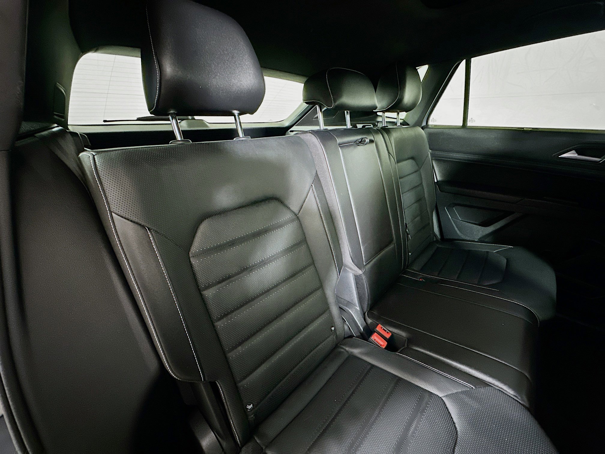 Used 2020 Volkswagen Atlas Cross Sport SEL Premium image 27