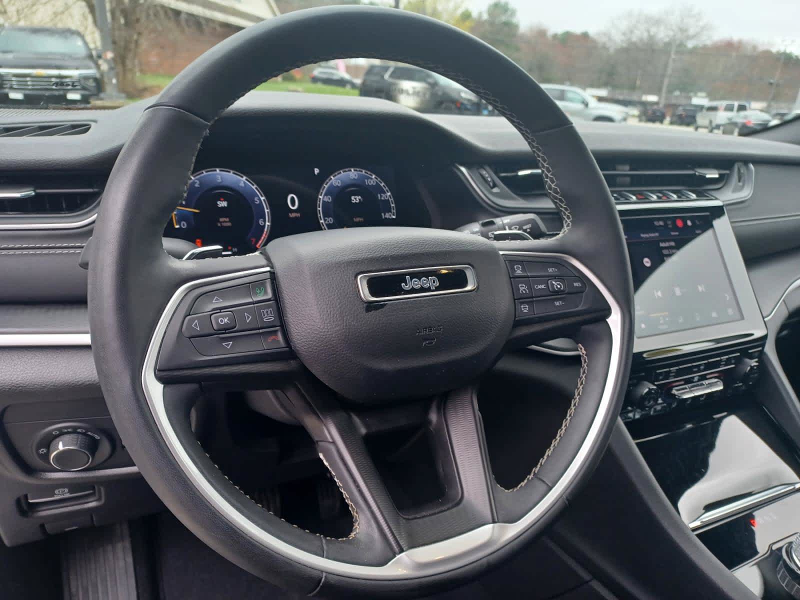Used 2023 Jeep Grand Cherokee Altitude AWD/4WD image 9