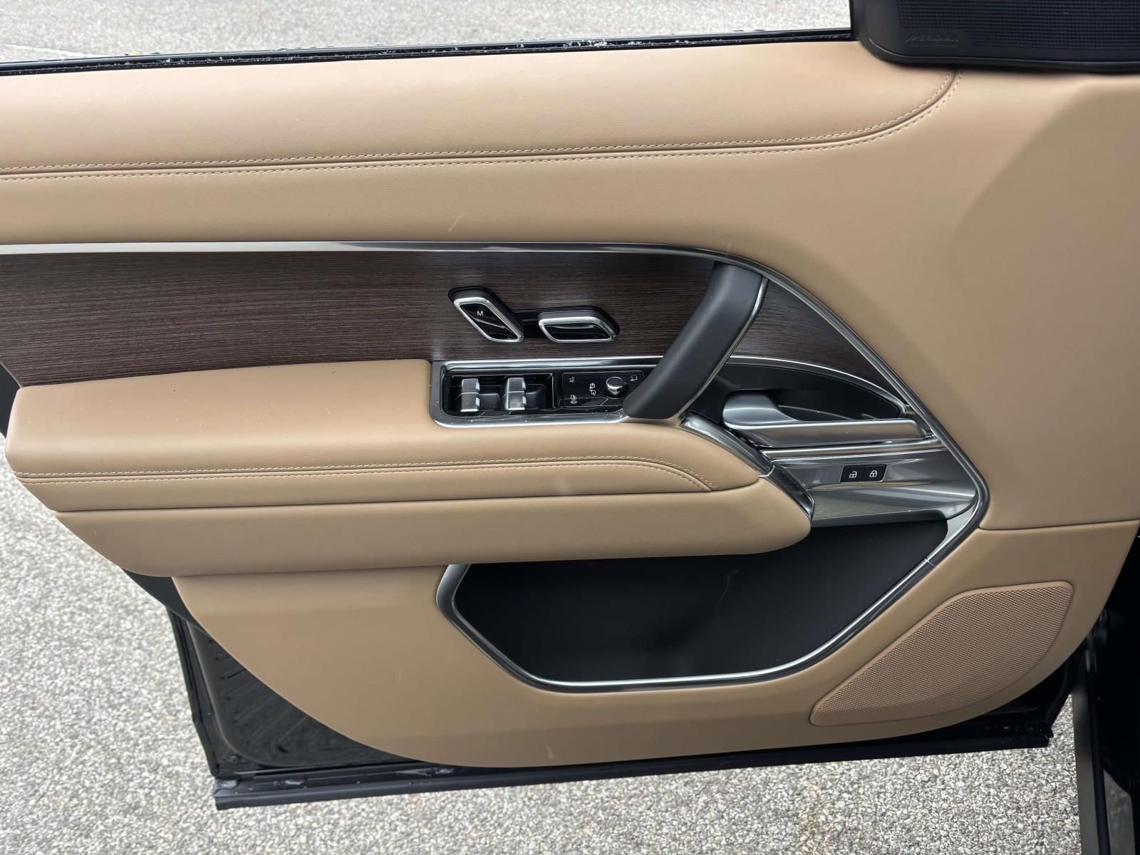 New 2026 Land Rover Range Rover SE image 11