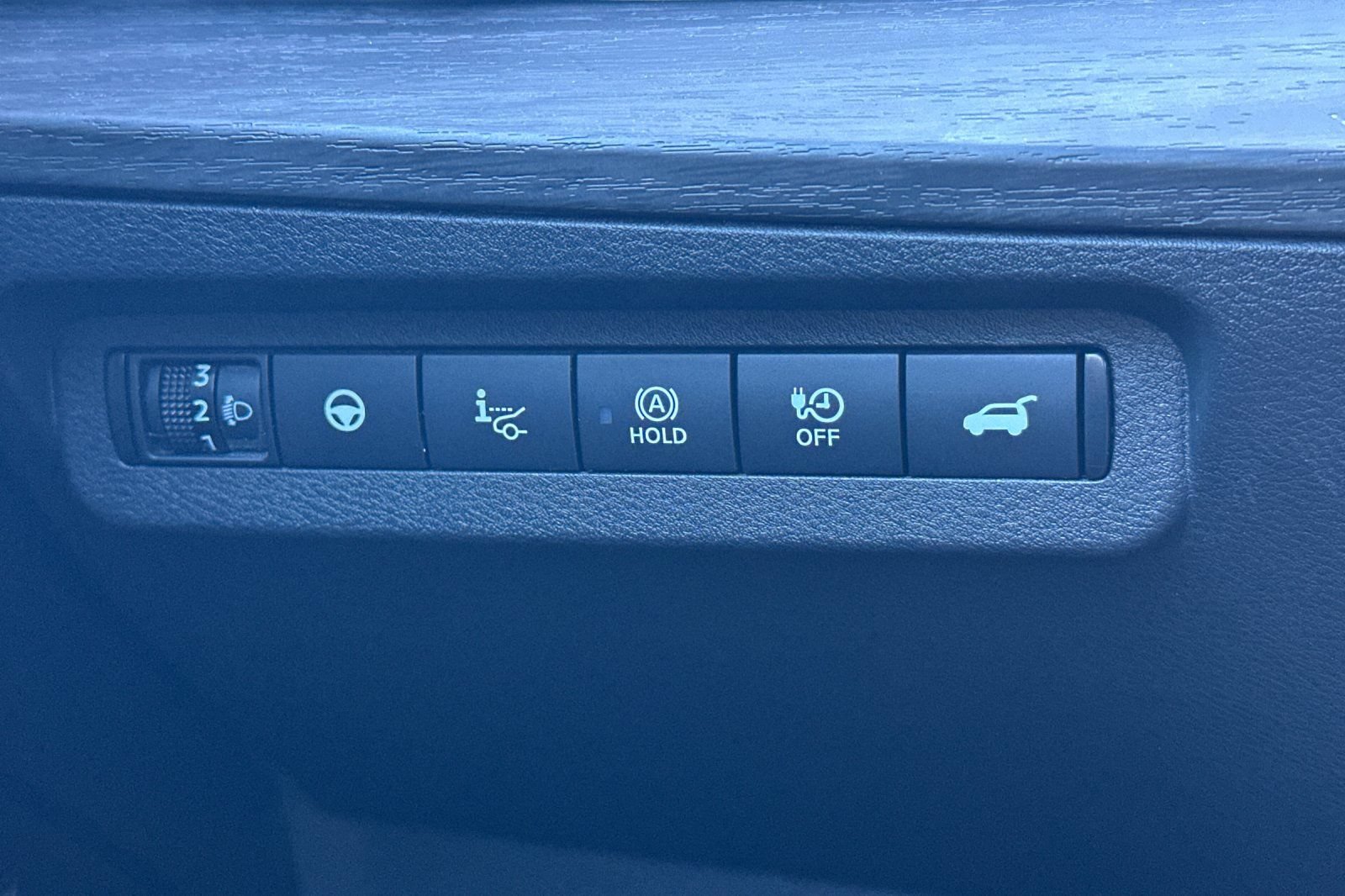 Certified 2024 Nissan Ariya FWD image 32