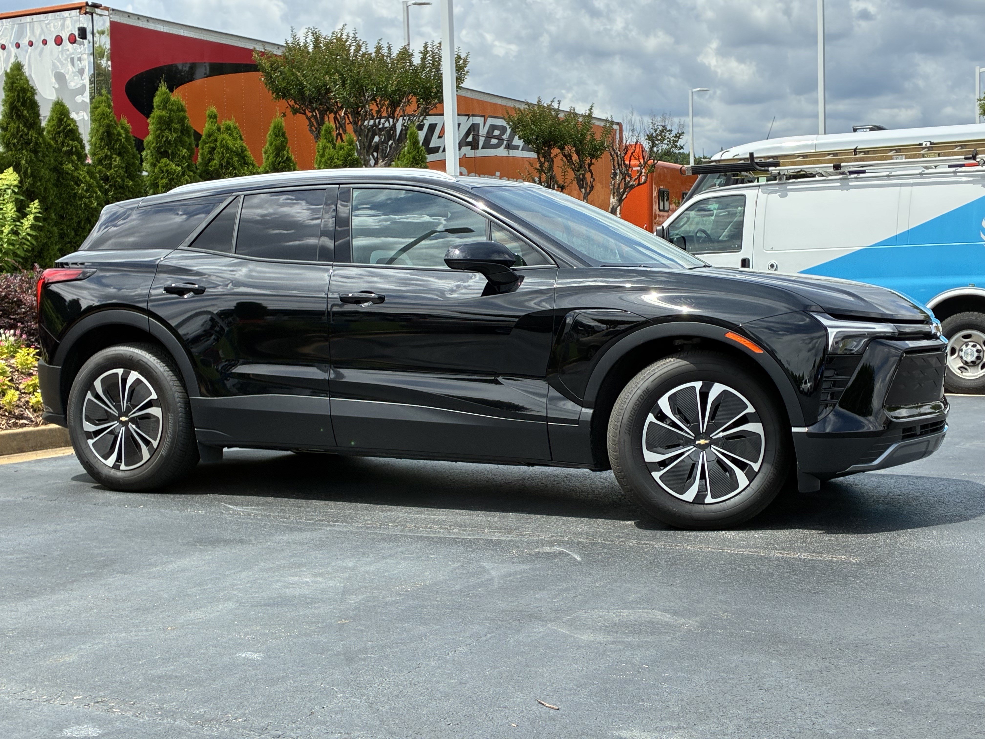 Used 2026 Chevrolet Blazer EV LT FWD image 3