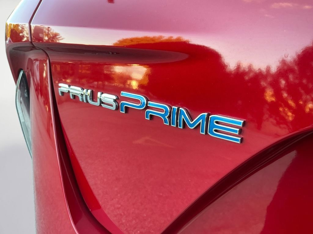 Used 2022 Toyota Prius Prime XLE image 16