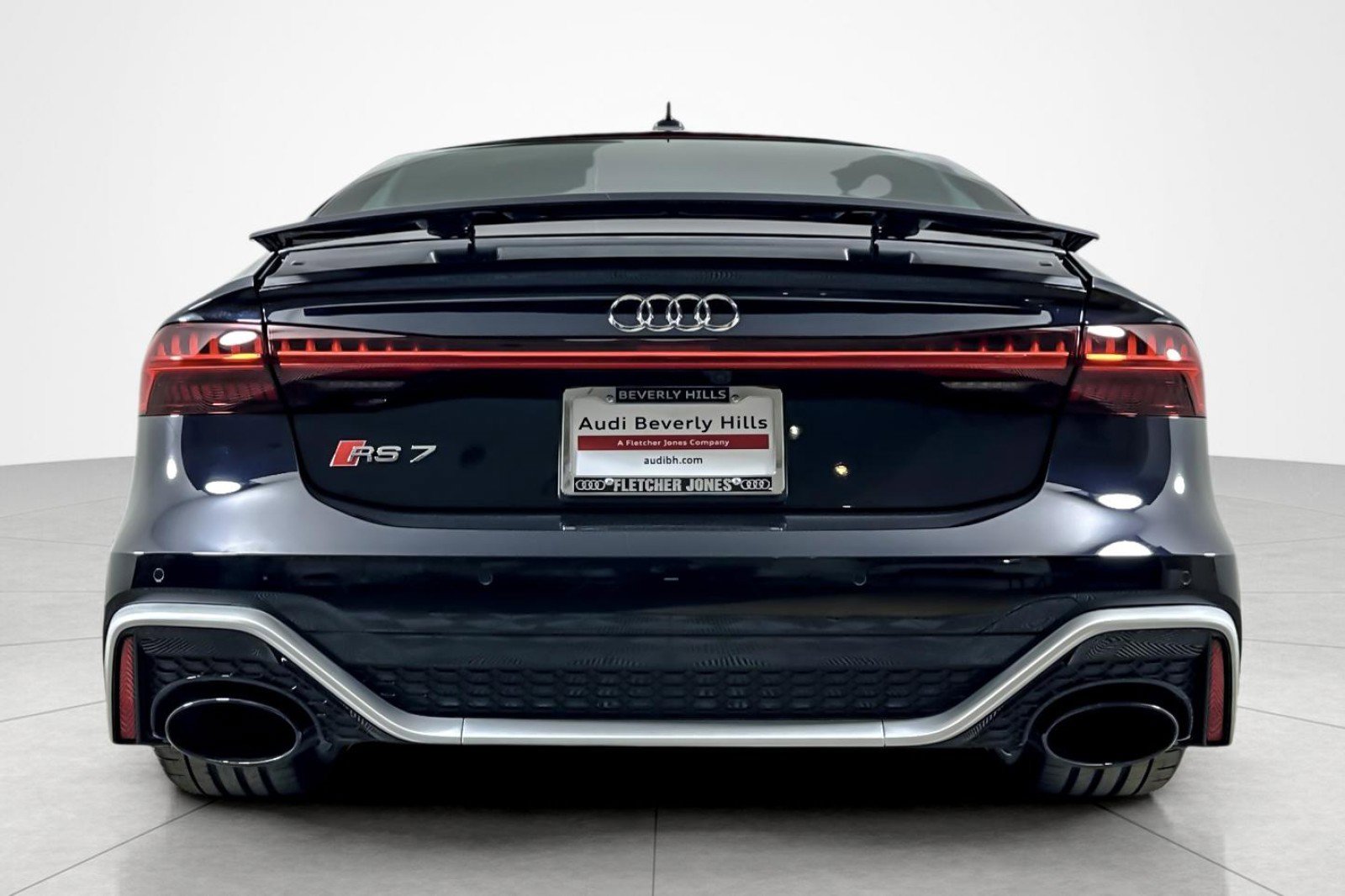 Used 2022 Audi RS 7 Sportback w/ RS 7 Executive Package image 4