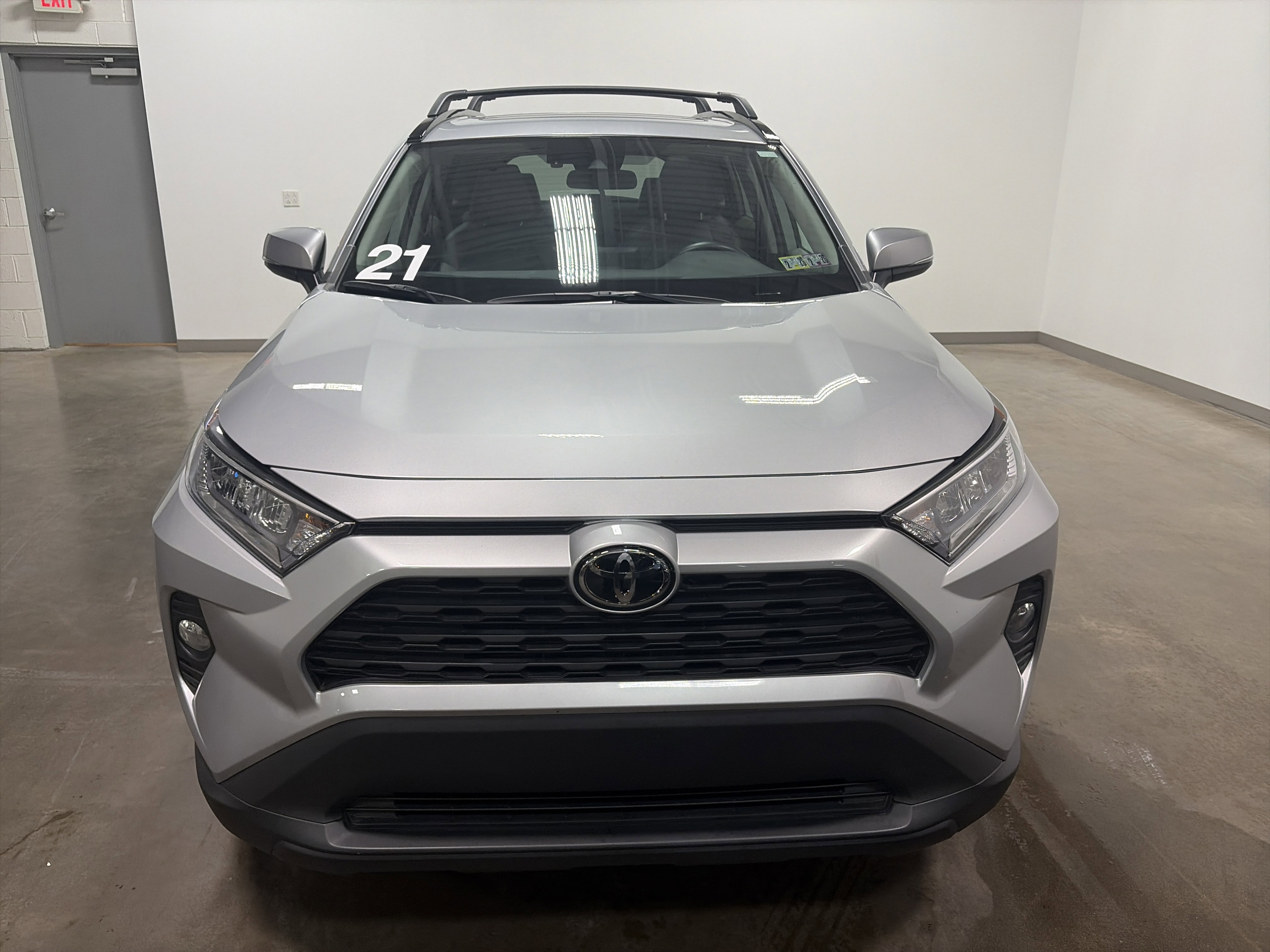 Used 2021 Toyota RAV4 XLE Premium image 7