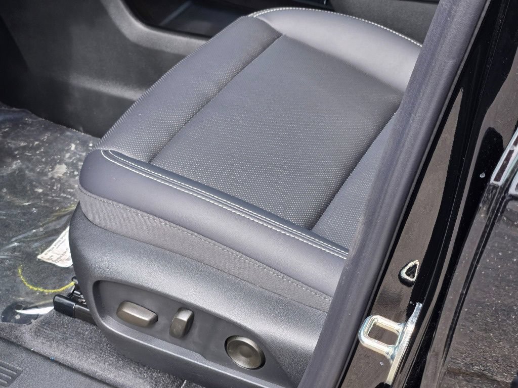 New 2027 GMC Terrain Elevation w/ Elevation Premium Package FWD image 8